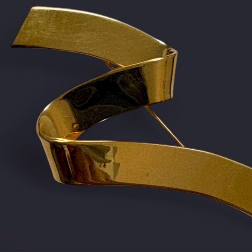 Monet Gold Ribbon Brooch 80s vintage textured on the back
